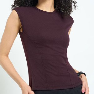 Camisetas sin mangas para mujer en stock a bajo precio, personaliza tu propio diseño. - Product Image 1