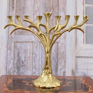 แท่นวางเทียนทองเหลืองดีไซน์หรูหราพร้อมแขนเทียน - Product Image 2