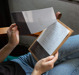 เมนูไม้พร้อมห่วงหนังที่วางเมนูตารางที่ทันสมัย - Product Image 2