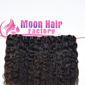 Fournisseur indien, 28 pouces, 1 paquet de cheveux bouclés, doux, soyeux, naturellement rebondissants, tissage pour femmes et vêtements de soirée, disponible au prix d'usine - Product Image 4