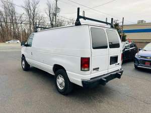 Fourgon Ford E-Series E-250 2024, manuel, turbo diesel, sièges en cuir, intérieur foncé, conduite à gauche - Product Image 4