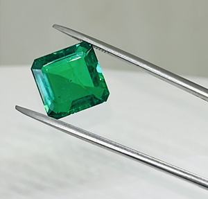 11X11MM พลอยรูปแปดเหลี่ยมขนาด6.11 CTS ทรงแปดเหลี่ยมเจียระไนจากห้องแล็บสีมรกตโคลอมเบีย - Product Image 2