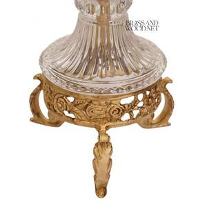 Jarrón Decorativo de Cristal de Lujo con Base Ornamentada de Latón Dorado, Centro de Mesa Premium para Decoración Clásica del Hogar - Product Image 3