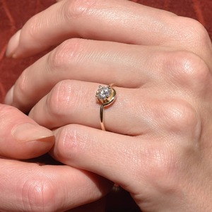 Anillo de plata con diamante de laboratorio de corte redondo premium de 0.90 ct, elegante joyería de compromiso nupcial, anillo de boda clásico, proveedor mayorista - Product Image 3