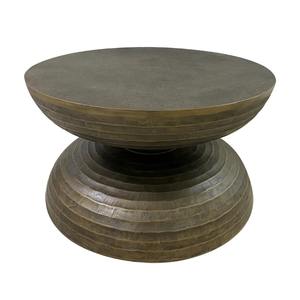 Table basse en fer noir moderne artisanale de luxe avec finition en zinc antique pour la décoration intérieure minimaliste - Product Image 1