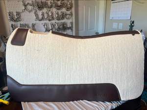 Tapis de selle occidental respirant de qualité supérieure lavable en machine infusé de gel pour les cavaliers pour l'exportation mondiale depuis l'Inde - Product Image 2