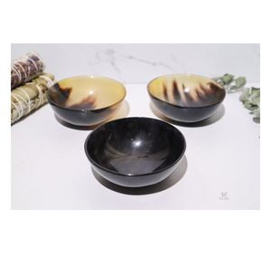 Tazón de Servir Pulido de Cuerno de Búfalo Natural con Borde Metálico y Cuchara, Apto para Microondas, Precio de Fábrica Crescent Crafts en India - Product Image 3