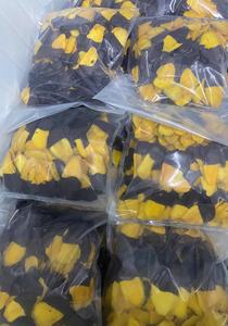 Mango Seco Suave Cubierto de Chocolate, Textura Dulce y Masticable con Rico Sabor a Cacao, Producto de Alta Demanda - Product Image 3