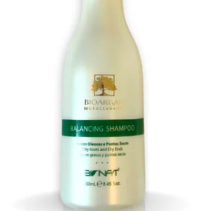 Shampooing équilibrant 250 mL, traitement pour cheveux bouclés avec huile essentielle, pour usage domestique - Product Image 1