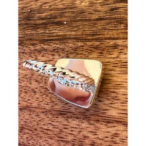 Anillo Hecho a Mano con Turquesa Kingman Navajo y Plata de Ley, Joyería Cultural Coleccionable en Talla 6.25 - Product Image 5