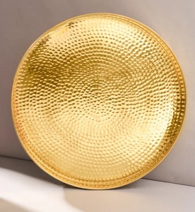 Plato tradicional de latón martillado a mano, elegancia de latón puro con un toque vintage, ideal para interiores clásicos, suministro a granel ofrecido - Product Image 1
