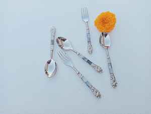 Cuillère en acier inoxydable de qualité supérieure pour soupe, riz et dessert, surface lisse, poignée confortable, disponible à la vente - Product Image 5