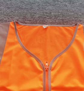 เสื้อกั๊กนิรภัยสะท้อนแสงราคาถูกสำหรับงานกลางแจ้งและอุตสาหกรรมสามารถสั่งซื้อจำนวนมากได้ในราคาตรงจากโรงงาน - Product Image 4