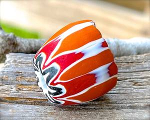 Cuentas de vidrio mate de diseño antiguo en amarillo, rojo, blanco, azul y naranja para el comercio de proyectos y cristal de Murano - Product Image 1