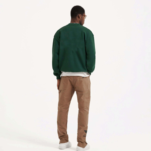 Sudadera atlética de cuello redondo para hombre con tela ligera perfecta para trajes deportivos casuales y actividades al aire libre - Product Image 3