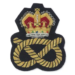 Insignes de broderie à la main pour couronnes et nœuds en or et fil de lingot blanc personnalisés pour agents de sécurité britanniques