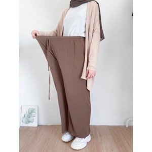 Pantalon de maternité Cullote, taille jumbo, adapté aux femmes enceintes, par Meldev - Product Image 4