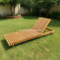 Chaise longue moderne d'extérieur réglable en teck avec design à lattes pour mobilier de patio de piscine, hôtel et villa