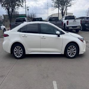 EXCELLENT ÉTAT Toyota Corolla Hybrid XLE 2024 - Product Image 2