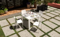 Table à manger 4 places moderne de fabrication italienne, en verre trempé robuste, assemblée, écologique, blanche, imperméable