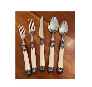 Juego de Cubiertos de cuchillo de mantequilla de acero inoxidable de 4 piezas Acero espejado con elegante mango de hueso Juego de cubiertos Diseño vintage - Product Image 6