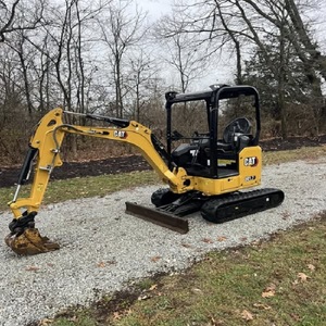 Mini pelle sur chenilles CAT 301.7 CR d'occasion de qualité supérieure 12 tonnes prête à l'emploi Livraison rapide idéale pour les projets de construction - Product Image 3
