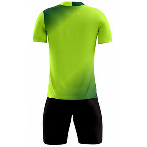 Uniforme de football de qualité supérieure avec maillot de football respirant et short extensible offrant un style moderne et une qualité durable - Product Image 2