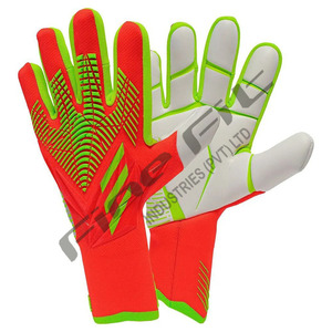 Nouveaux gants de gardien de but en cuir de haute qualité avec fermeture auto-agrippante antidérapante, design et couleurs personnalisables - Product Image 1