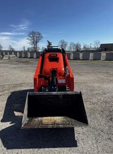 Kubota-Mini chargeuse compacte SCL 2024, tracteur à roues d'occasion et nouveau, chargeuse à bûches frontale avec moteur central, composants du moteur, 1000 - Product Image 2