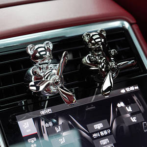 Purificador de Aire para Coche Flying Bear Moderno, de Metal Sólido y Plástico, 5 Fragancias - Fresia, Rosa, Lavanda, Colonia, Estilo de Dibujos Animados - Product Image 4