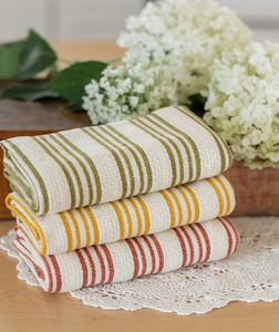 Paño de cocina de algodón blanco con rayas finas marrones/azul marino, doblado, con detalle de plato, disponible a precios de mayoreo - Product Image 5