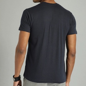 T-shirt surdimensionné en coton biologique pour hommes, t-shirt à manches courtes, t-shirt coupe musculaire, t-shirt en polyester et coton, vente en gros OEM - Product Image 3