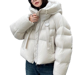 Veste coupe-vent de qualité supérieure Veste bouffante à capuche décontractée et élégante pour femmes Veste d'hiver élégante à couleur personnalisée - Product Image 3