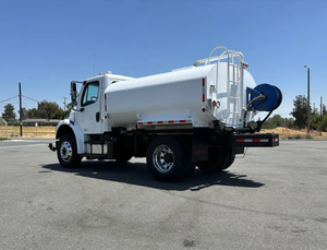 Camión Cisterna Freightliner M2 2015-2016 Usado, Económico, con Tanque de Acero Nuevo de 2300 Galones, Envío Rápido - Product Image 3