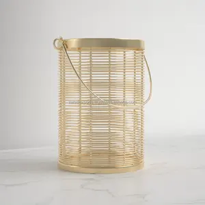 เชิงเทียนโลหะสีทองตกแต่งสำหรับงานพิธีและงานตกแต่งเทียนแต่งงานระดับไฮเอนด์ทำโดย Zahid ส่งออกในอินเดีย - Product Image 2