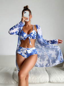 Vente en gros de maillots de bain de vacances petit Bikini trois pièces Floral Sexy Multiple Color personnalisé de haute qualité baigneur - Product Image 2