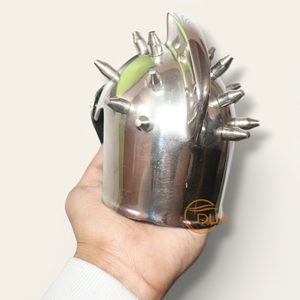 Superbe Miniature Artisanale en Métal de Gladiateur, Sculpture d'Armure Élégante Plaqué Argent avec Impression UV et Technique de Polissage - Product Image 2