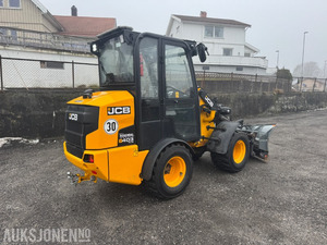 รถตักล้อยางแบบสกิดสเตียร์ ปี 2024 JCB 403 สภาพดี พร้อมใช้งาน พร้อมชิ้นส่วนเครื่องยนต์หลัก รถตักหน้าพร้อมลูกปืน - Product Image 5