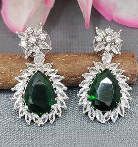 Pendientes colgantes de moda con estilo con diseño de accesorios de piedra de circonita cúbica AD - Product Image 2