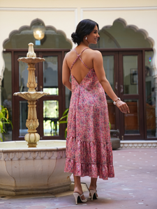 Robe évasée pour femme à imprimé numérique, couleur rose, en polyester, confortable à porter, sans manches et col en V - Product Image 5