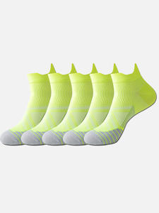 Calcetines Deportivos Transpirables de Secado Rápido Antideslizantes al por Mayor, Calcetines de Ciclismo con Logotipo Personalizado, Calcetines Deportivos Atléticos para Hombre con Agarre - Product Image 4