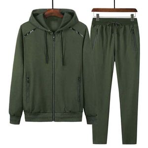 Conjuntos de Sudadera con capucha de alta calidad Logotipo bordado personalizado Trajes de sudor Pantalones de chándal y conjunto de sudadera Hombres Material personalizado Trajes de todas las tallas - Product Image 6