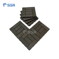 Tuile de terrasse en bois composite en plastique gris pour l'extérieur Tuile de terrasse à emboîtement 300x300 Carreaux de terrasse en composite carré