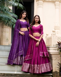 Suministro directo de fábrica elegante tejido a mano Chanderi seda Lehenga Choli conjunto con bordado Zari y Dupatta disponible para la venta - Product Image 3