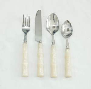 Venta al por mayor de fábrica Royal Lujoso Juego de cubiertos de plata de acero inoxidable de 4 piezas Apto para lavavajillas Cubiertos Juego de cubiertos - Product Image 6