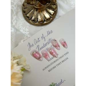 Autocollants pour ongles press-on Blushing Garden, élégants et inspirés du jardin - Product Image 4