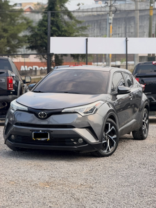 MEJOR OFERTA para Autos CHR FWD 114hp 2018/19 en Venta - Product Image 1