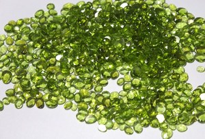 หินเพอริโดธรรมชาติแบบหลวมมีรูปทรงและขนาดต่างๆสำหรับการทำเครื่องประดับ - Product Image 4