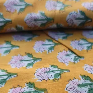 Tissu en coton imprimé à la main Sanganeri - Motif à pois floraux jaunes pour ameublement et décoration intérieure - Product Image 5