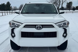 ( T&B ) Toyota 4Runner SR5 4x4 Usada del 2022 - Product Image 2
